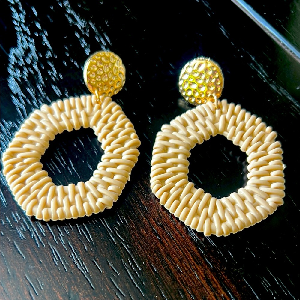 Faux rattan hexagon Earrings-NWT